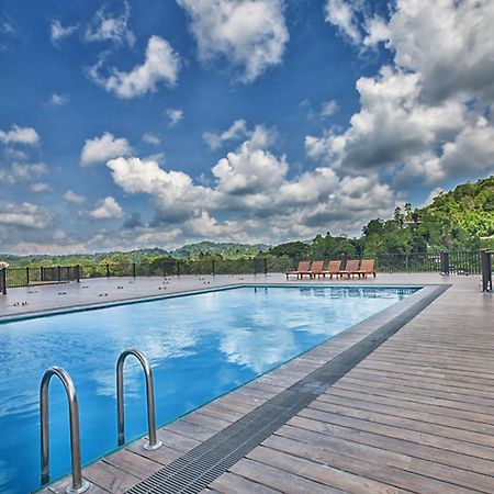 Oak Ray Regency Hotel Kandy Exterior foto