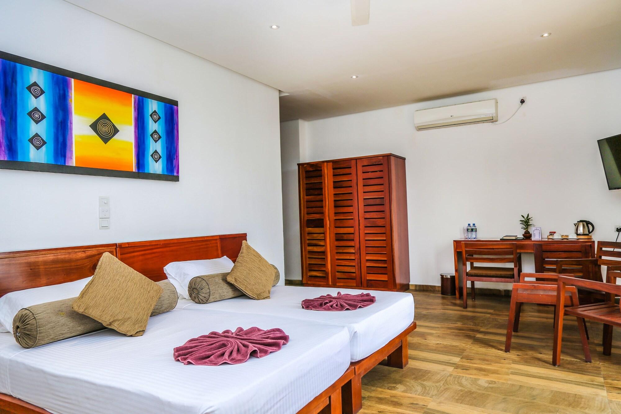 Oak Ray Regency Hotel Kandy Exterior foto