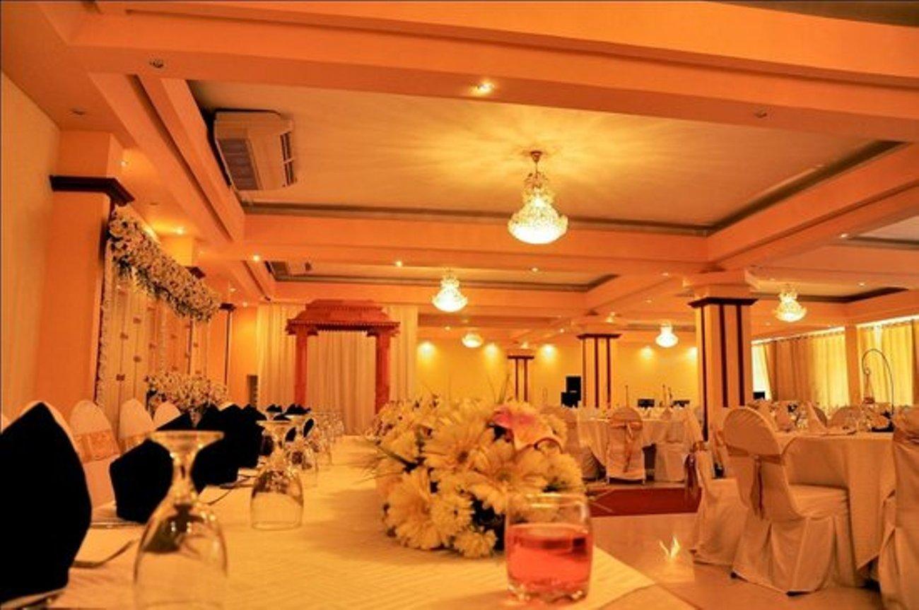 Oak Ray Regency Hotel Kandy Exterior foto