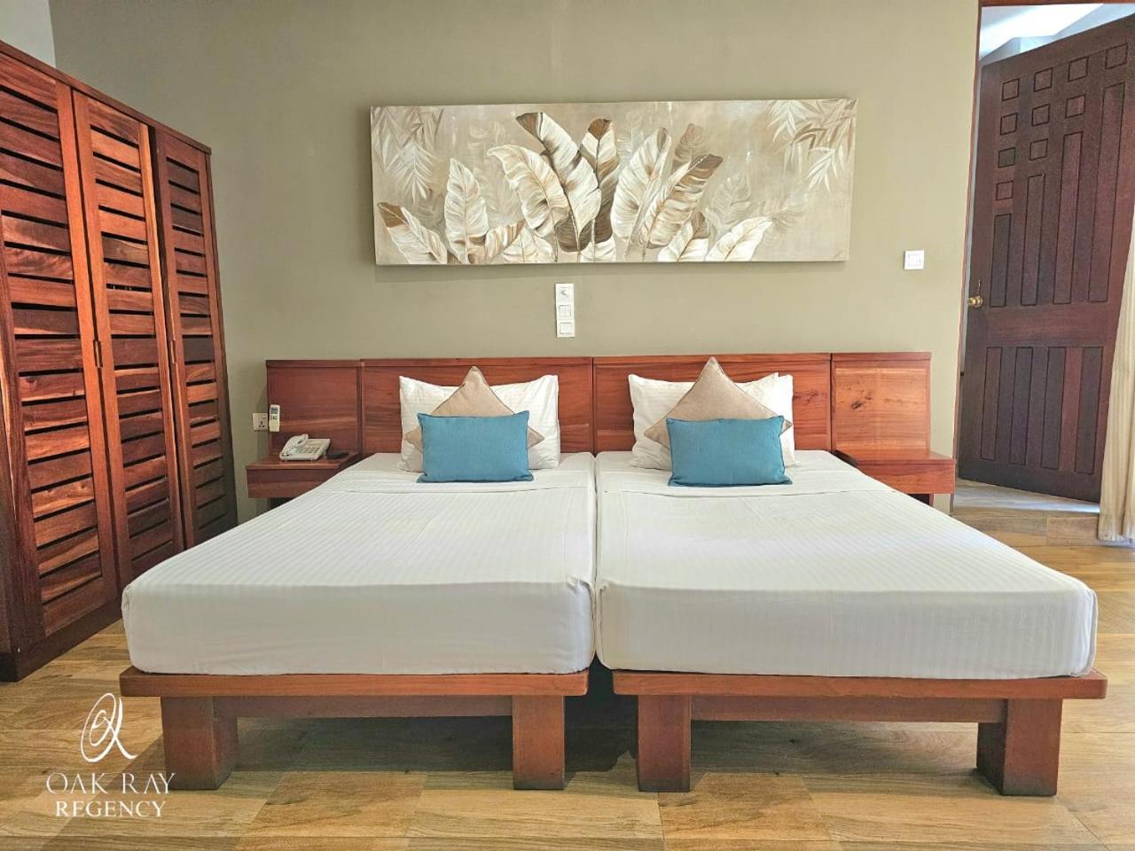Oak Ray Regency Hotel Kandy Exterior foto
